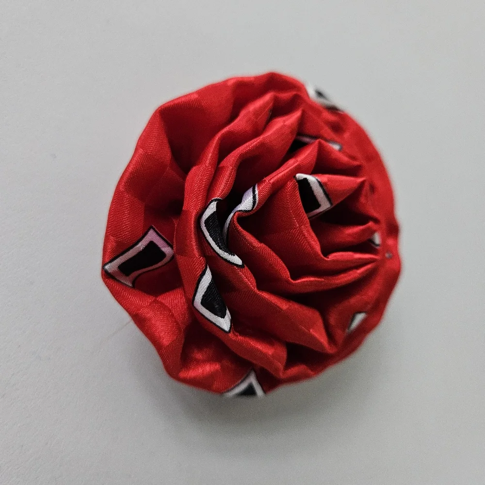 Red Satin Fabric Pattern Lapel Pin